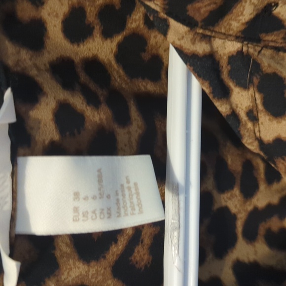 H&M leopard print blouse - Picture 2 of 3